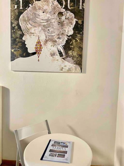 Low-Cost Teatro Romano Apartment Verona Luaran gambar