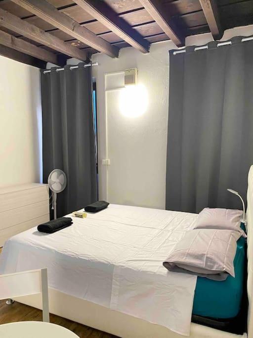 Low-Cost Teatro Romano Apartment Verona Luaran gambar